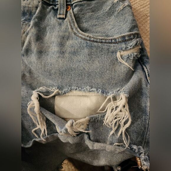 LEVIS 501 HIGH RISE WOMEN'S SHORTS SZ 29 (333) - Picture 5 of 8